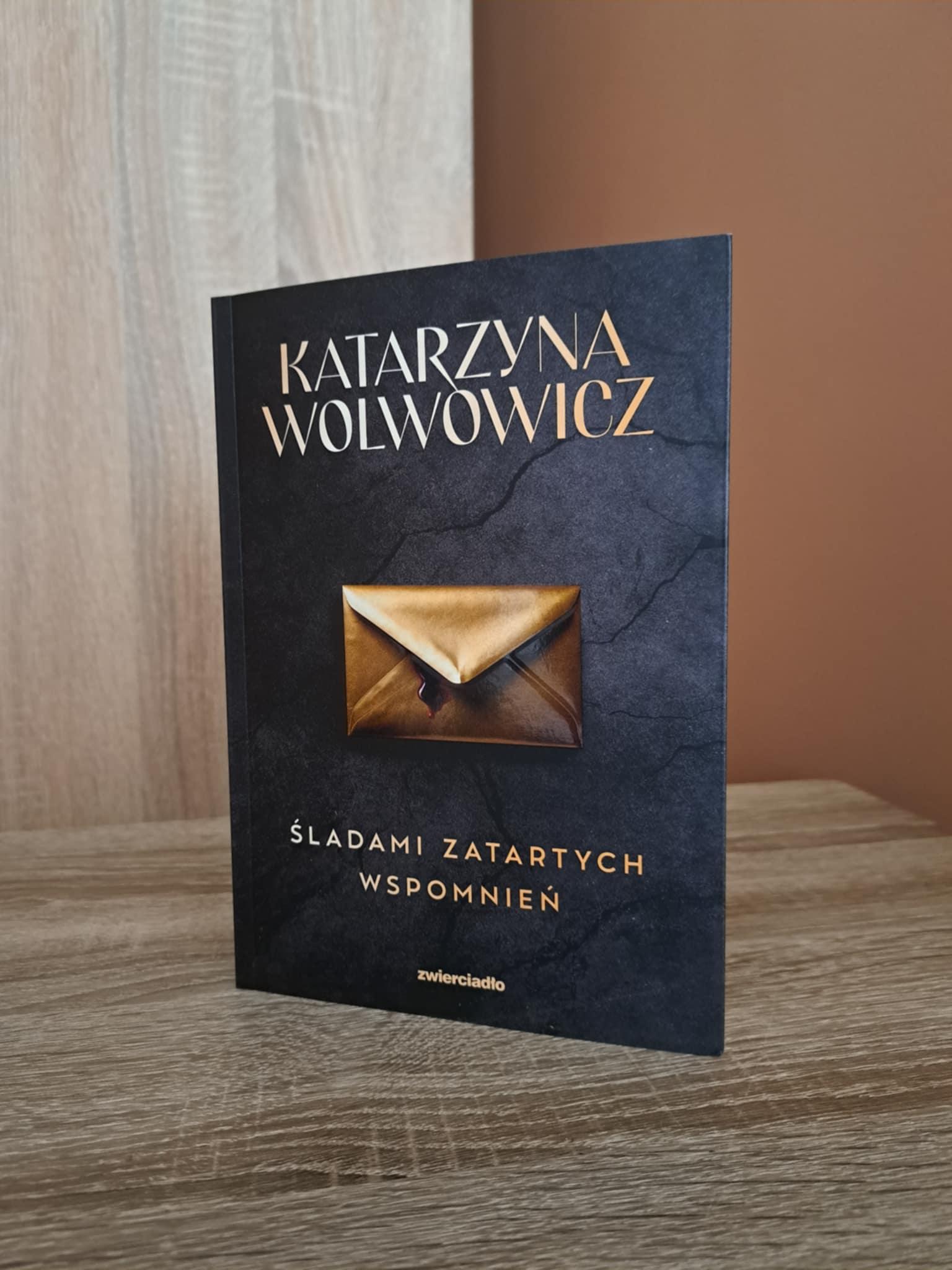 Metalowa szkatuła skrywa odpowiedzi. Masz odwagę je odkryć?