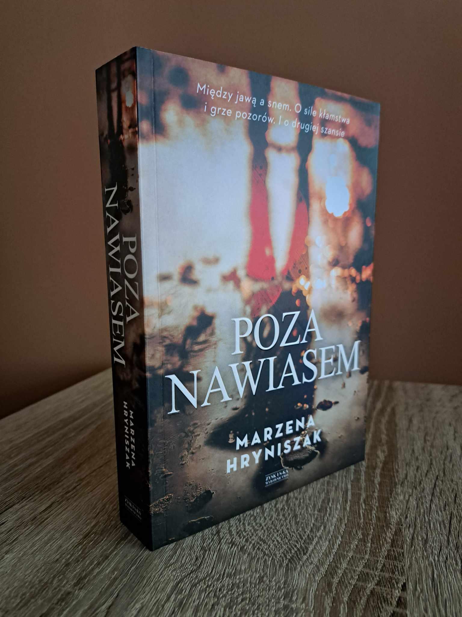 Wyrzucona poza nawias
