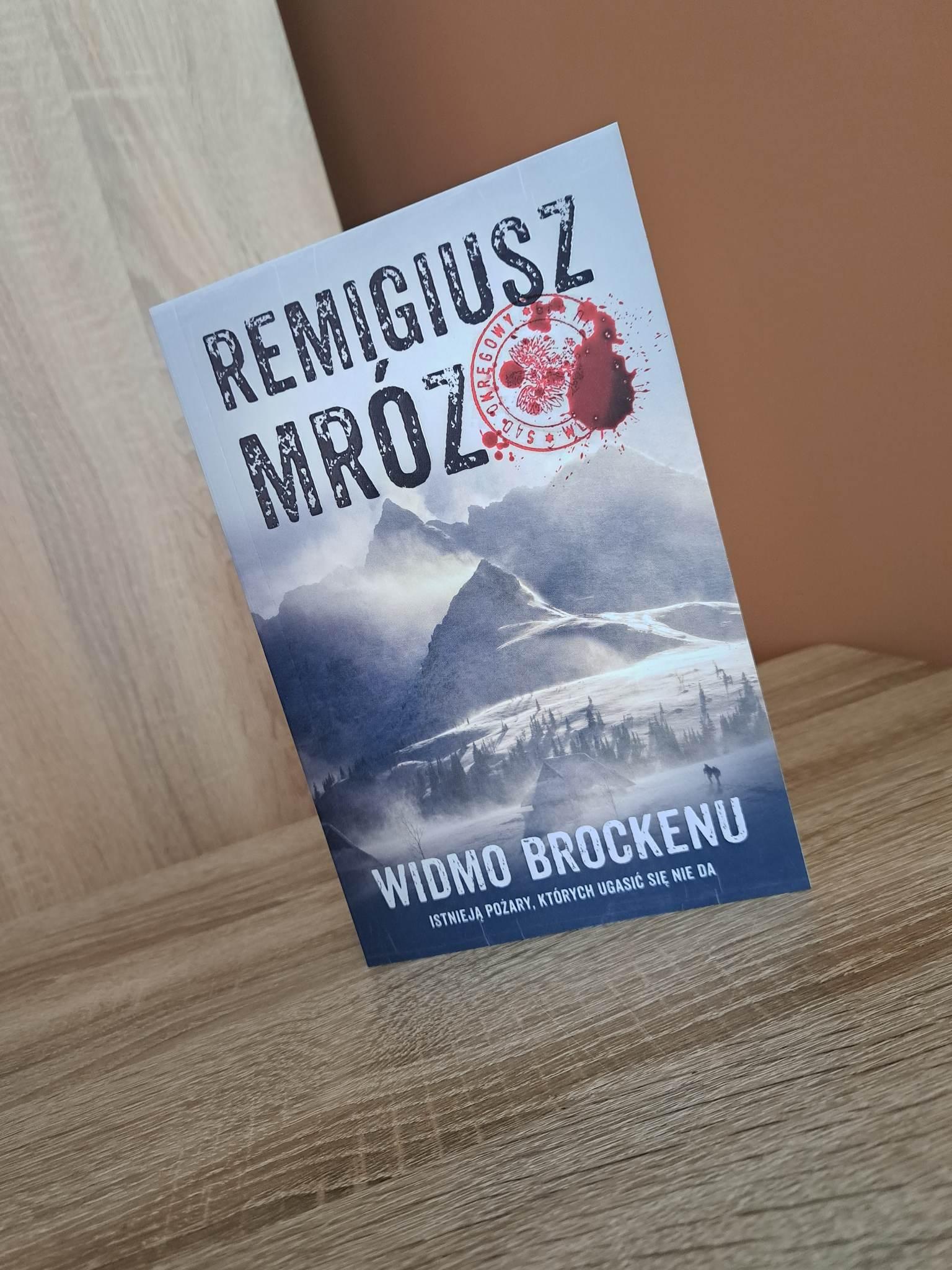 Zjawiskowy Remigiusz Mróz